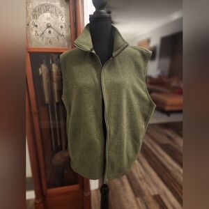 Mens Woolrich fleece vest, green size large